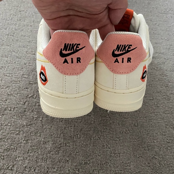 Women's Nike Airforce 1 07's - Picture 10 of 13
